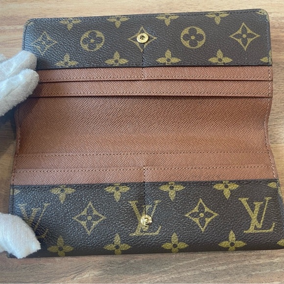 Authentic Louis Vuitton Monogram Portefeuille Emilie Wallet on Chain - Picture 8 of 13